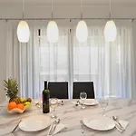 House 2080 * Pula