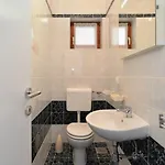 House 2080 * Pula