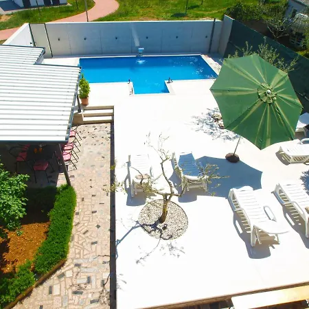 House 2080 Vakantiehuis *