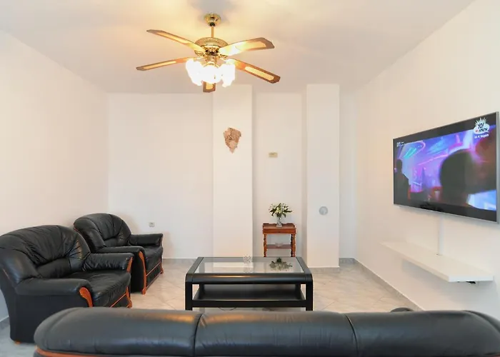 Nyaraló House 2080 *