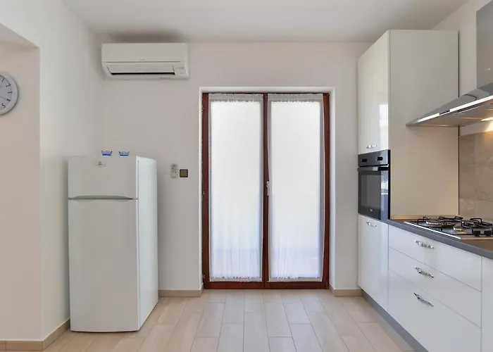 House 2080 Nyaraló Póla