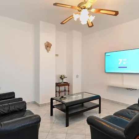 House 2080 Holiday home Pula