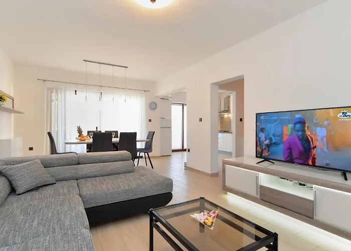 Nyaraló House 2080 *