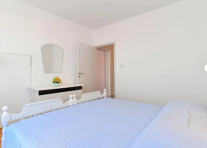 House 2080 Nyaraló Póla